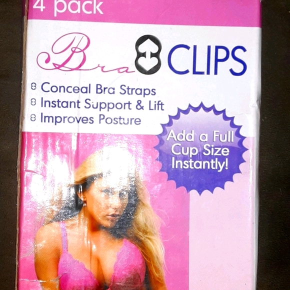 COPY - Bra clips comes with double stick tape - Picture 1 of 2